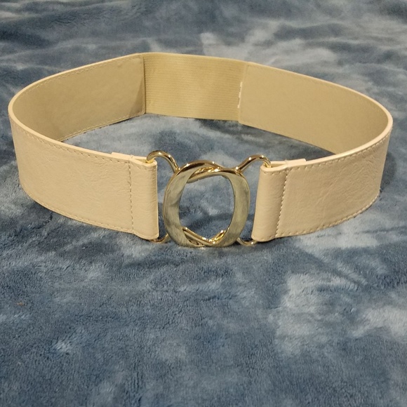 DSW Accessories - Very stylish stretchable wide half white belt